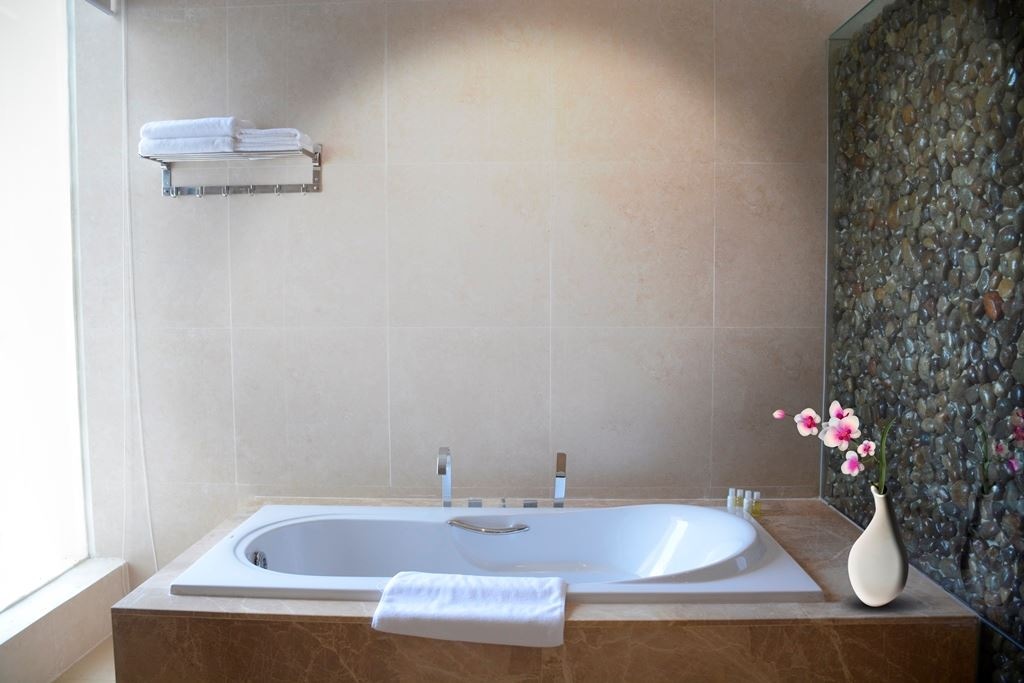 rooms-luxury-room-mountain-view