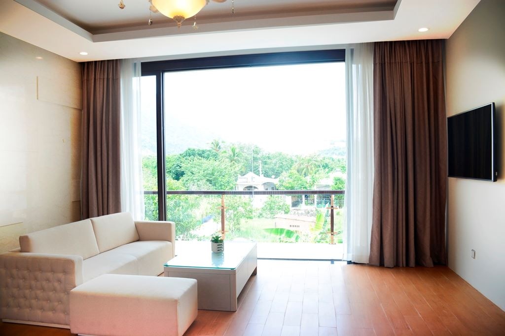 rooms-luxury-room-mountain-view