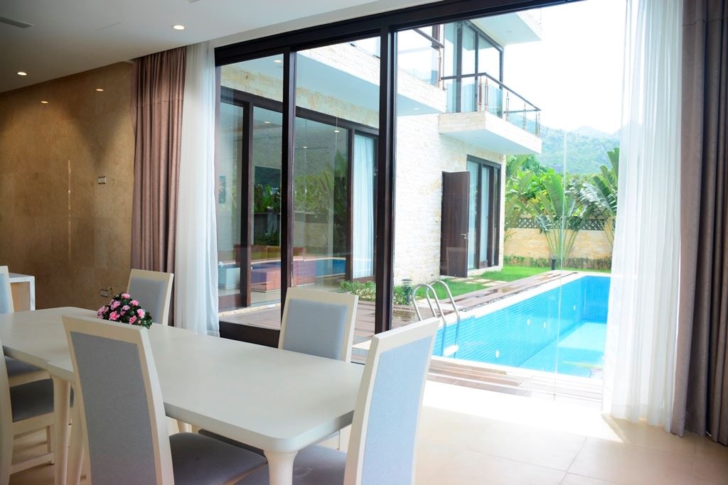 rooms-suite-room-with-pool-mountain-view