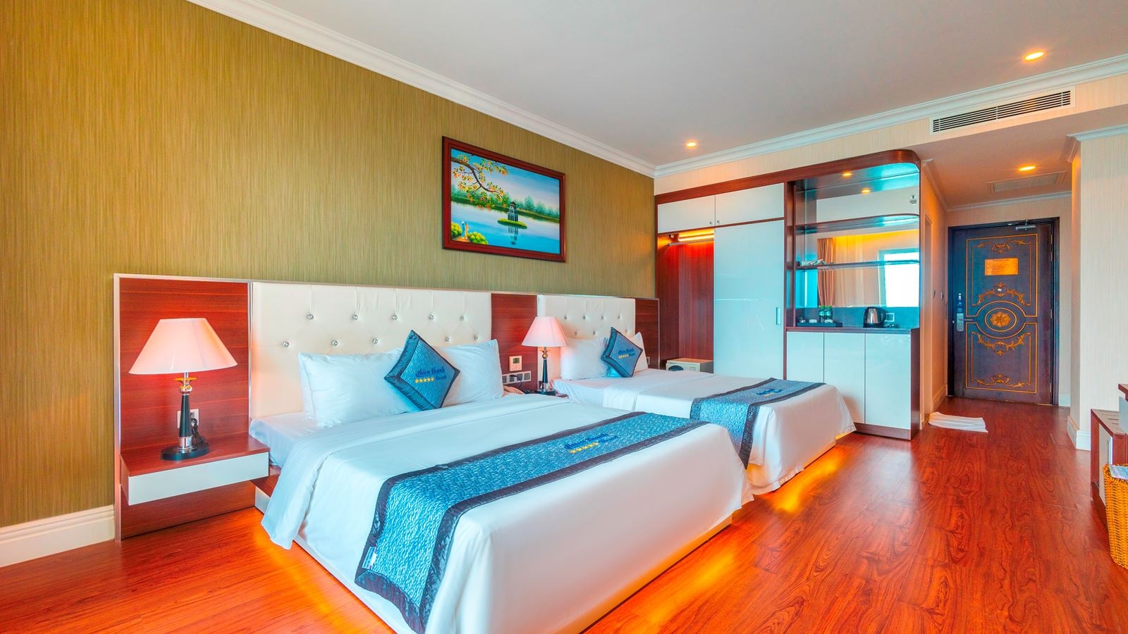 rooms-deluxe-sea-view-with-balcony-main-building-child-without-extra-bed