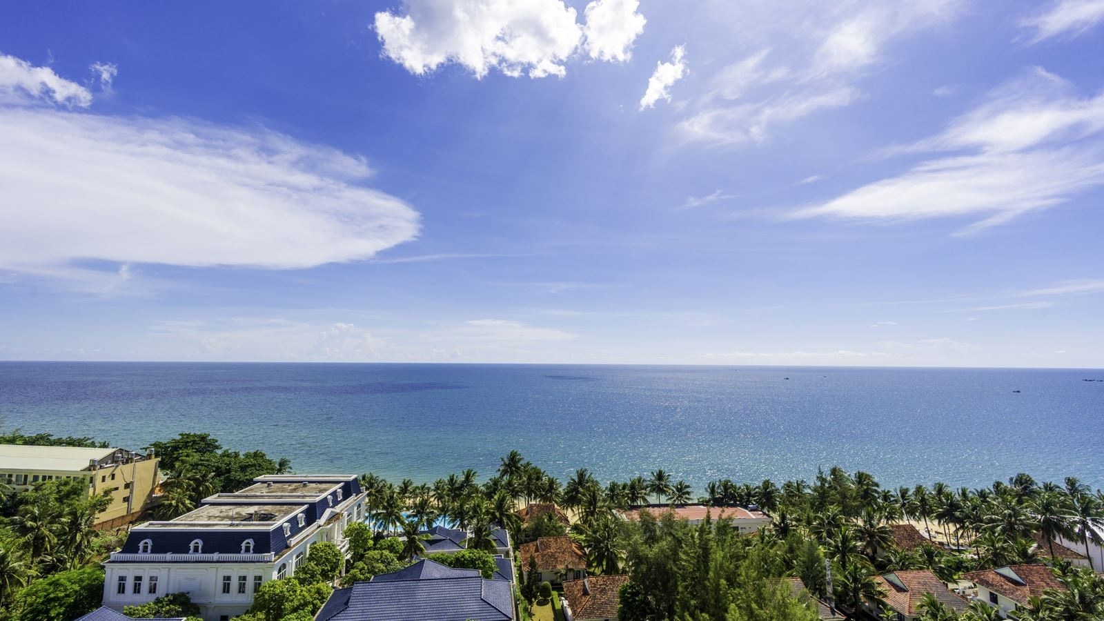 rooms-suite-sea-view-with-balcony-main-building