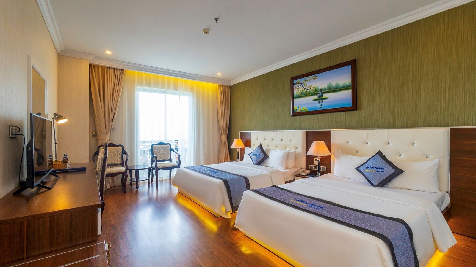 rooms-deluxe-sea-view-with-balcony-main-building-child-without-extra-bed