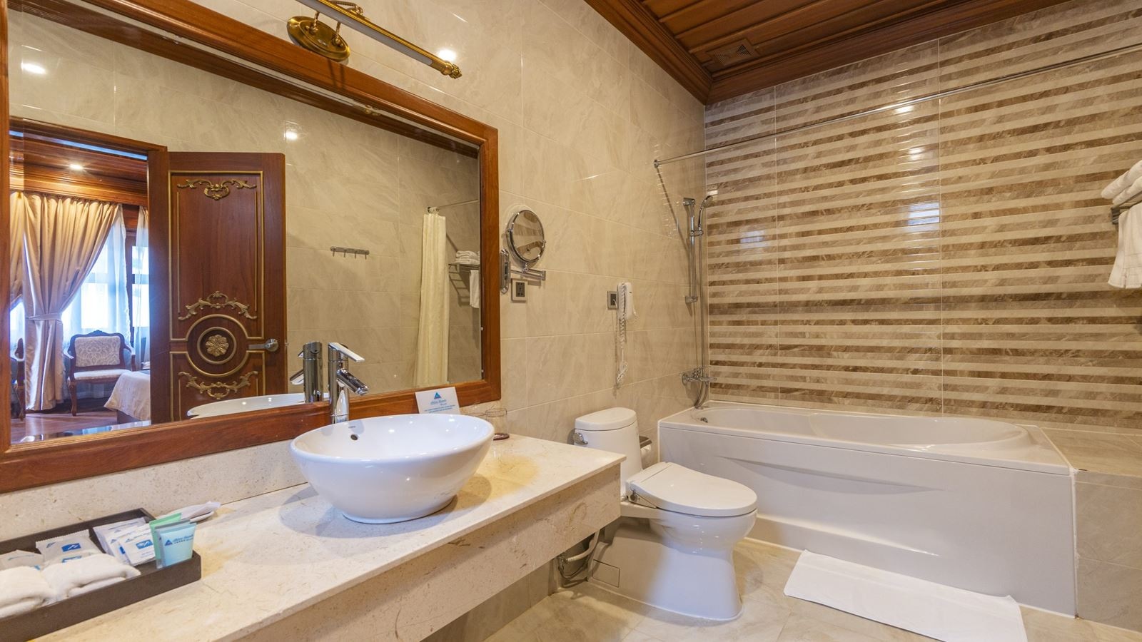 rooms-luxury-bungalow-with-terrace