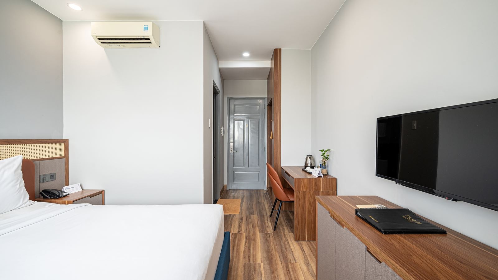 rooms-deluxe-city-view