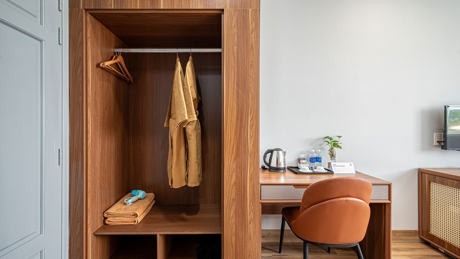 rooms-deluxe-city-view