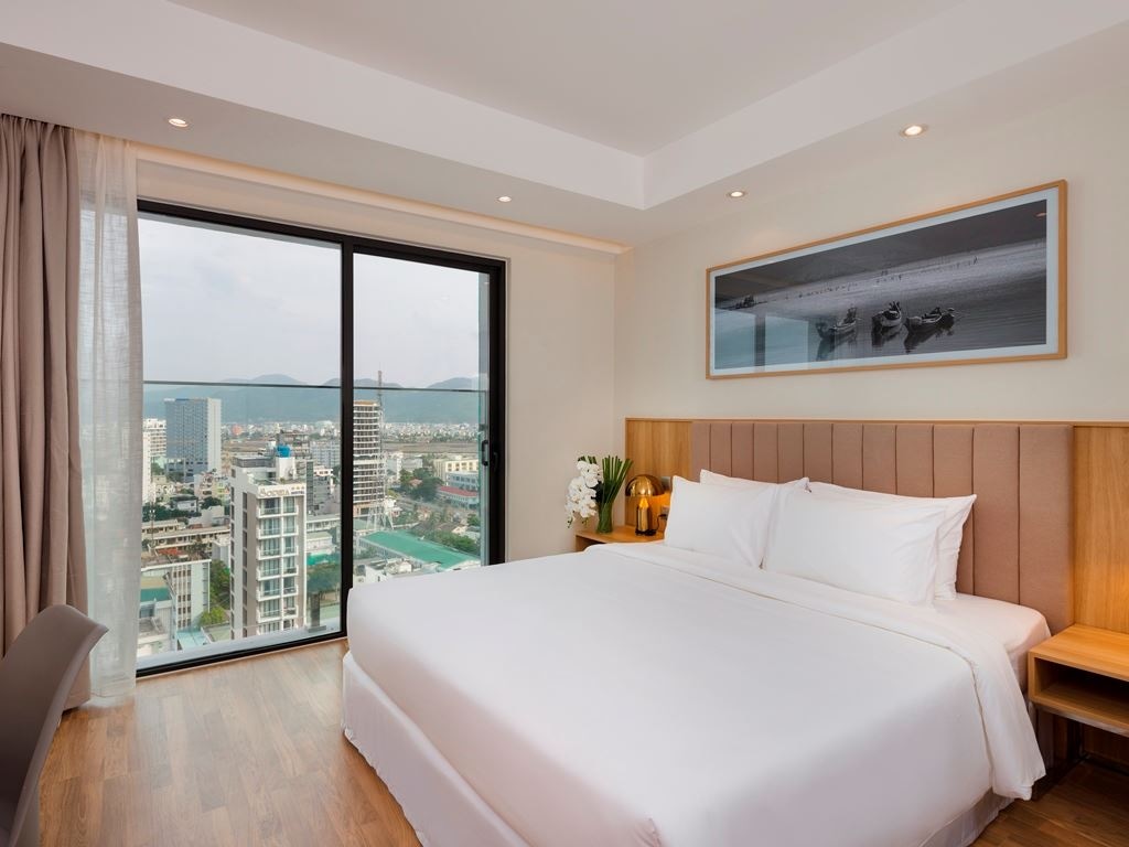 rooms-deluxe-city-view