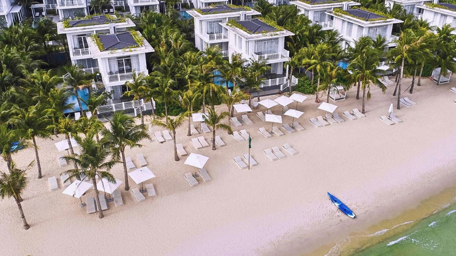 rooms-beachfront-villa-3-bedrooms