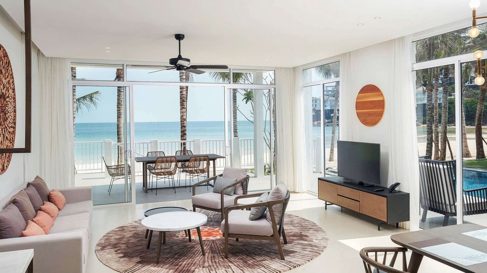 rooms-beachfront-villa-3-bedrooms