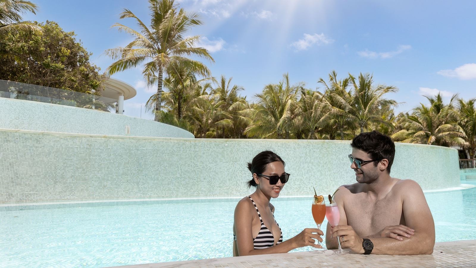 restaurants-pool-bar