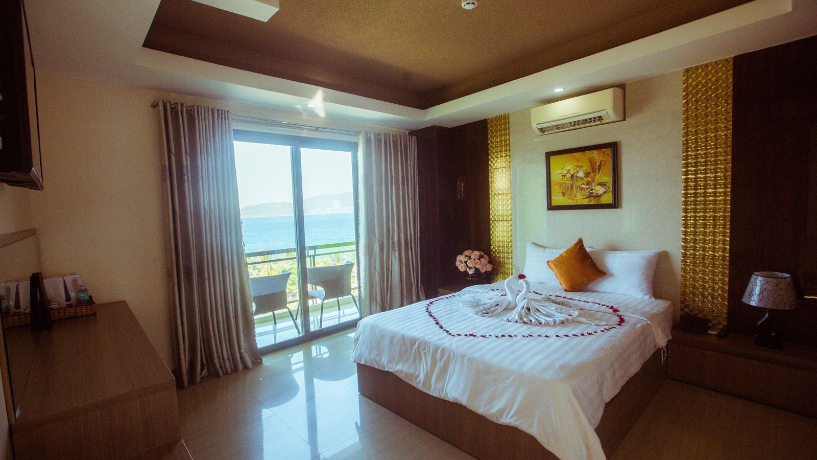 rooms-deluxe-sea-view