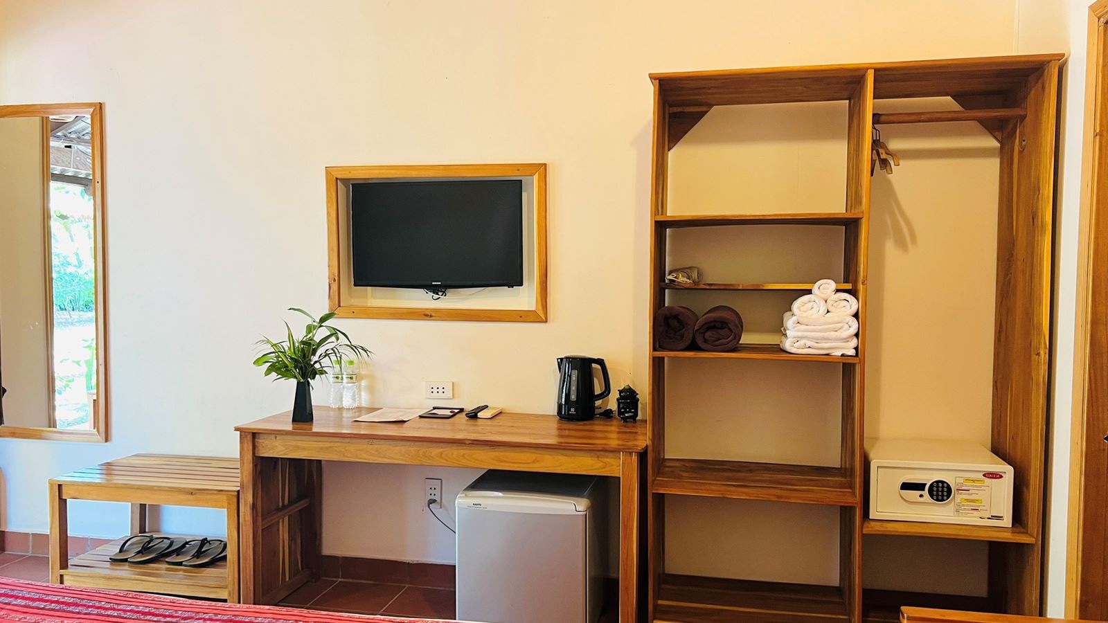 rooms-superior-bungalow-garden-view