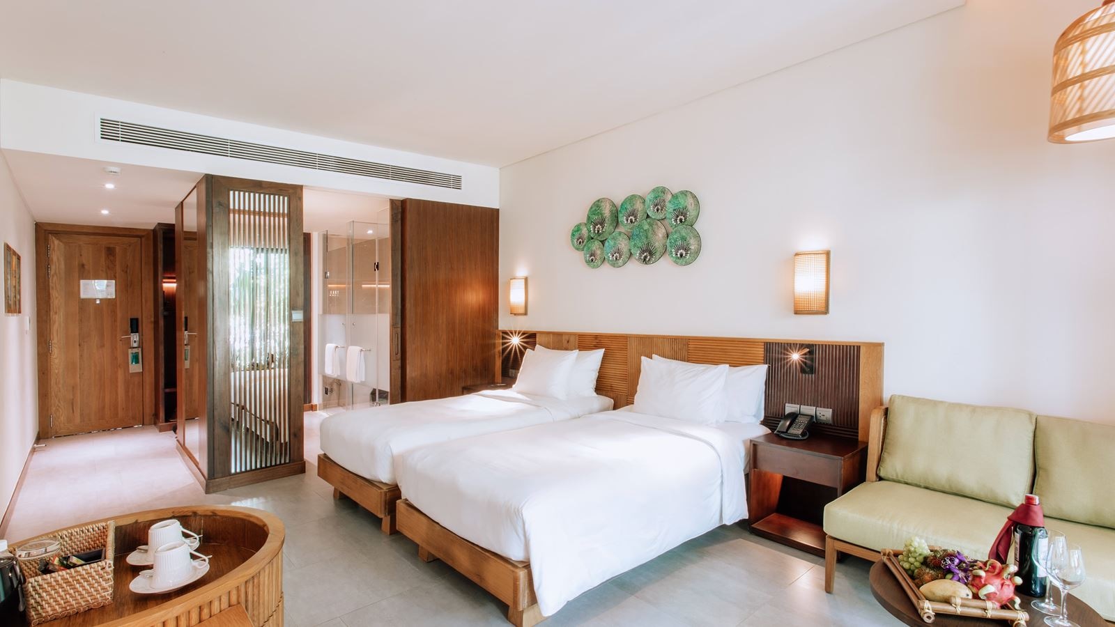 rooms-deluxe-garden-view-with-balcony