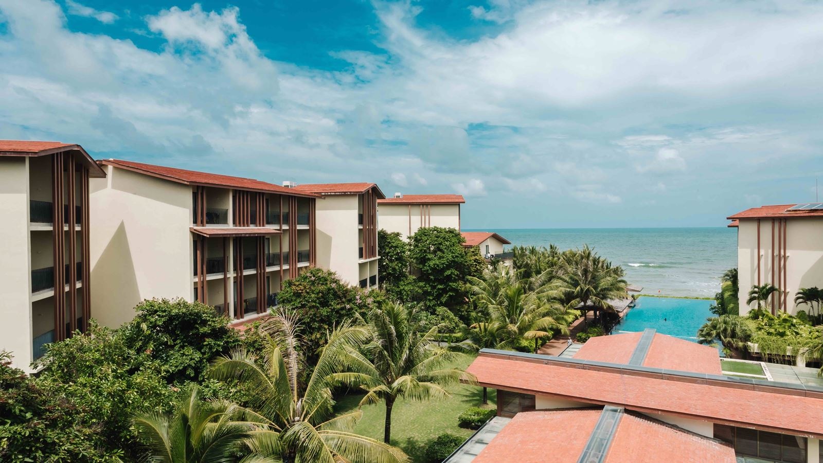 rooms-deluxe-ocean-view-with-balcony