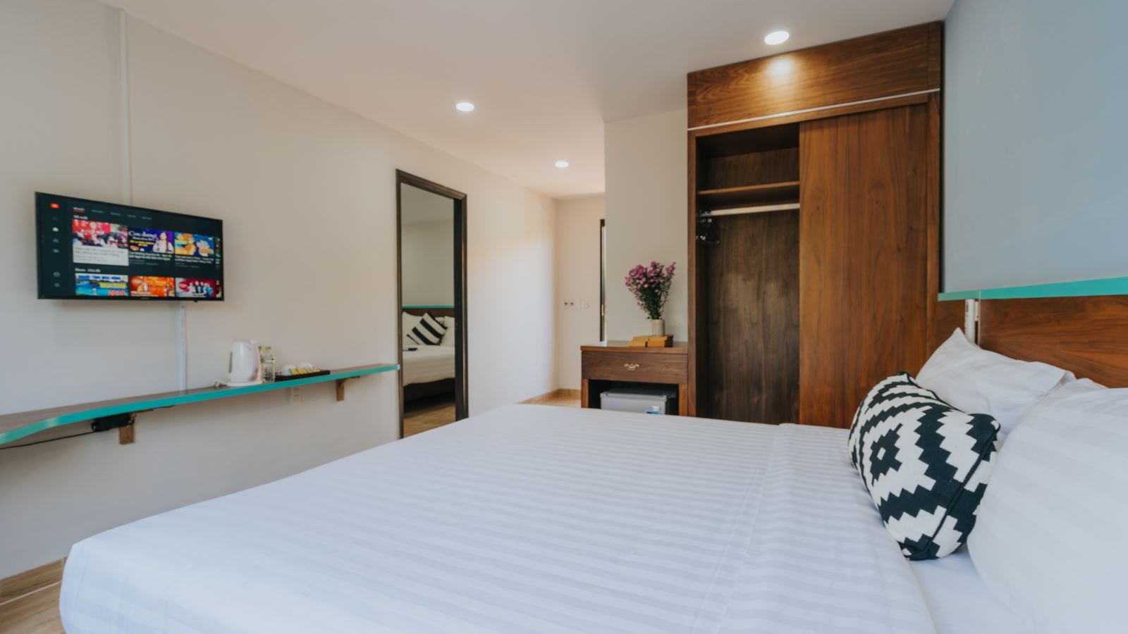 rooms-family-2-bedrooms-garden-view-balcony