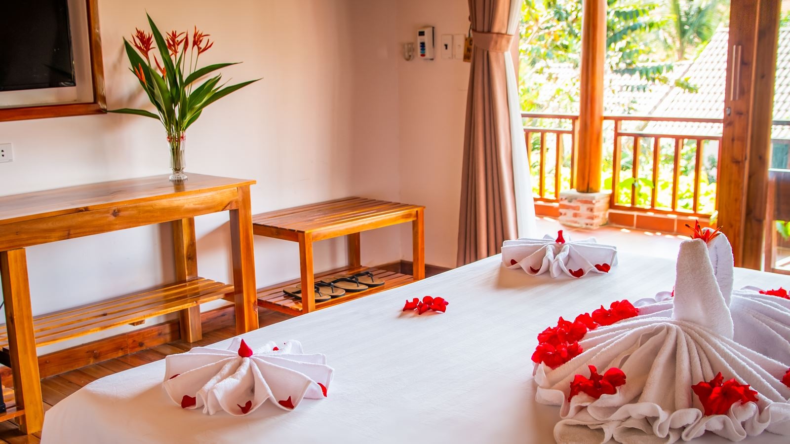 rooms-superior-double-gardenview-with-balcony