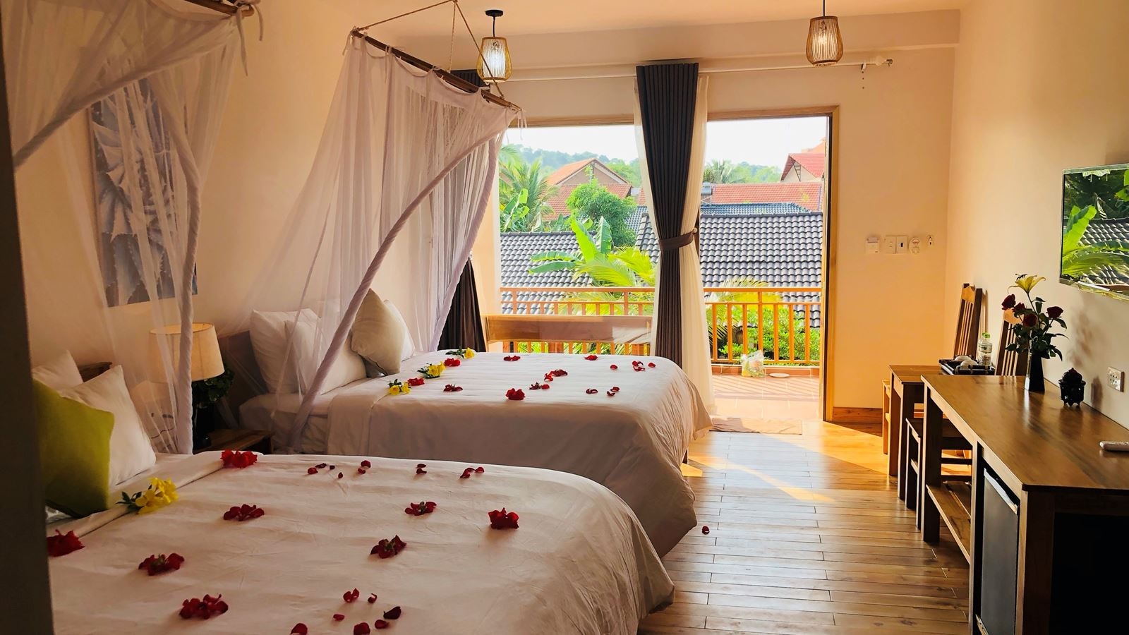 rooms-superior-twin-gardenview-with-balcony