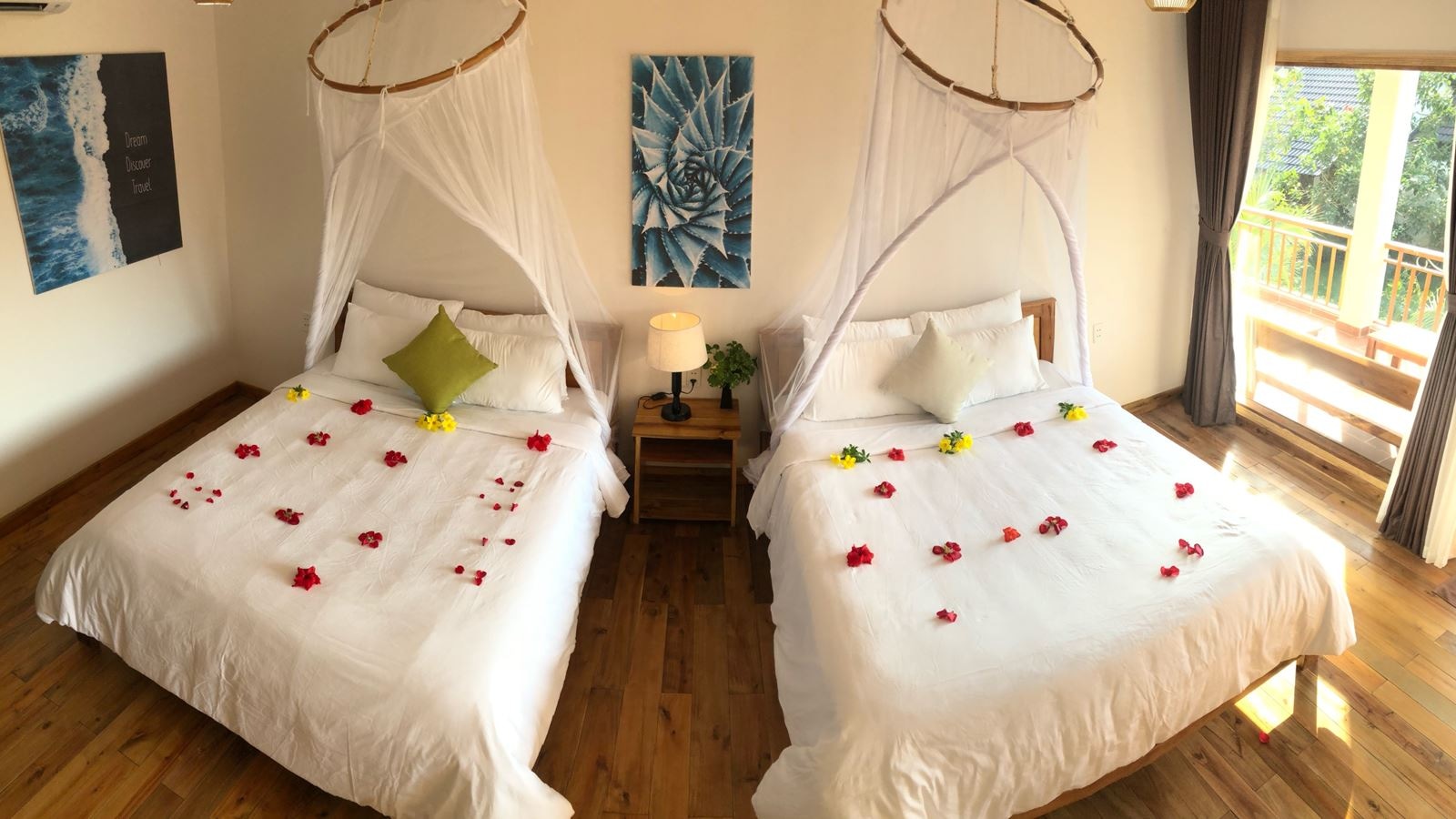 rooms-superior-triple-gardenview-with-balcony