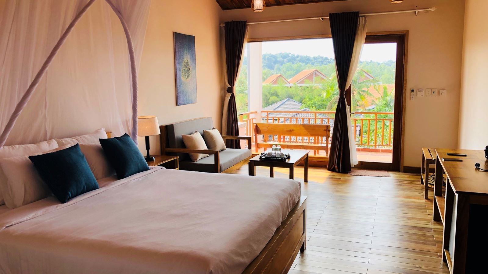 rooms-superior-triple-gardenview-with-balcony