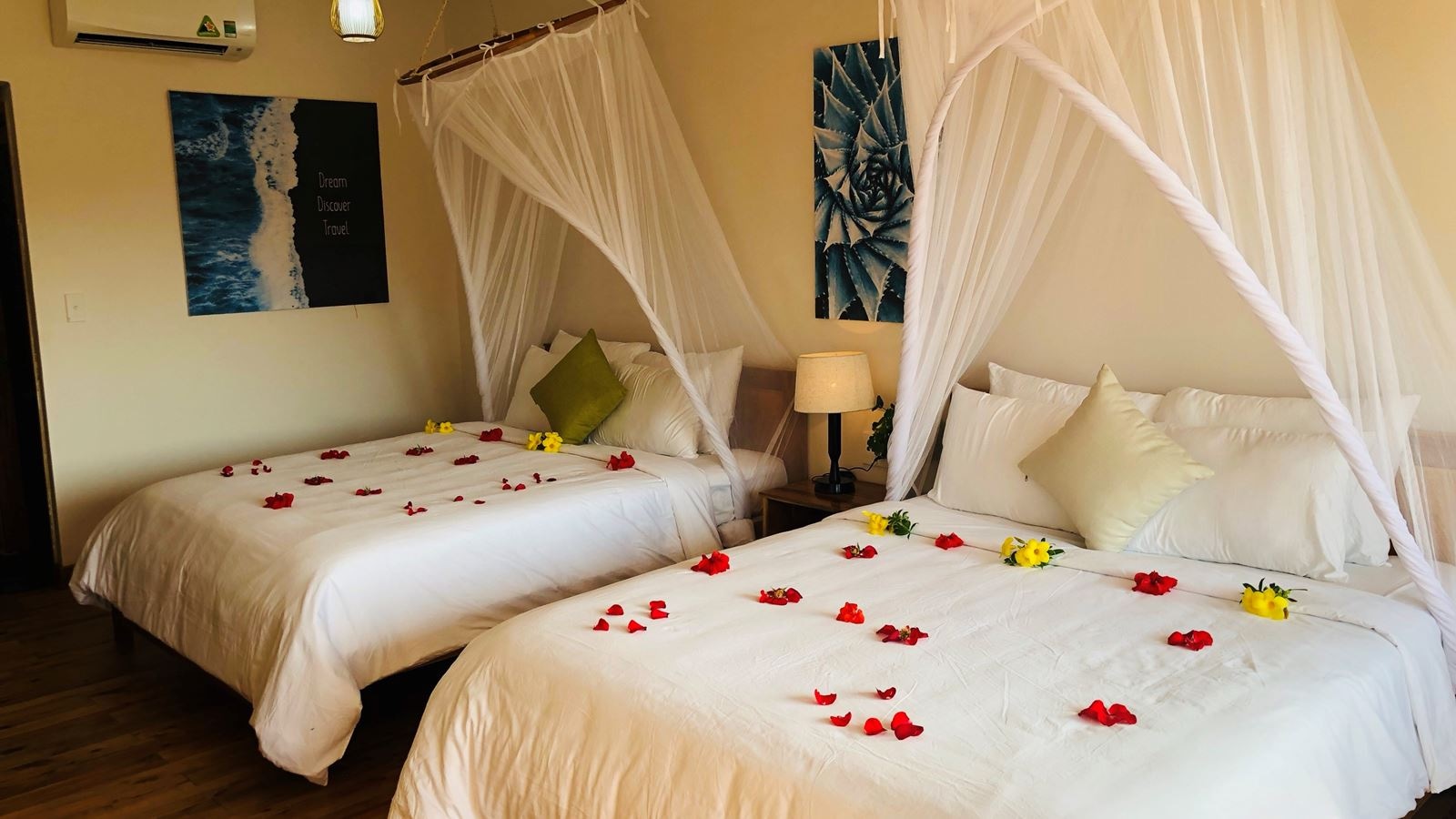 rooms-superior-triple-gardenview-with-balcony