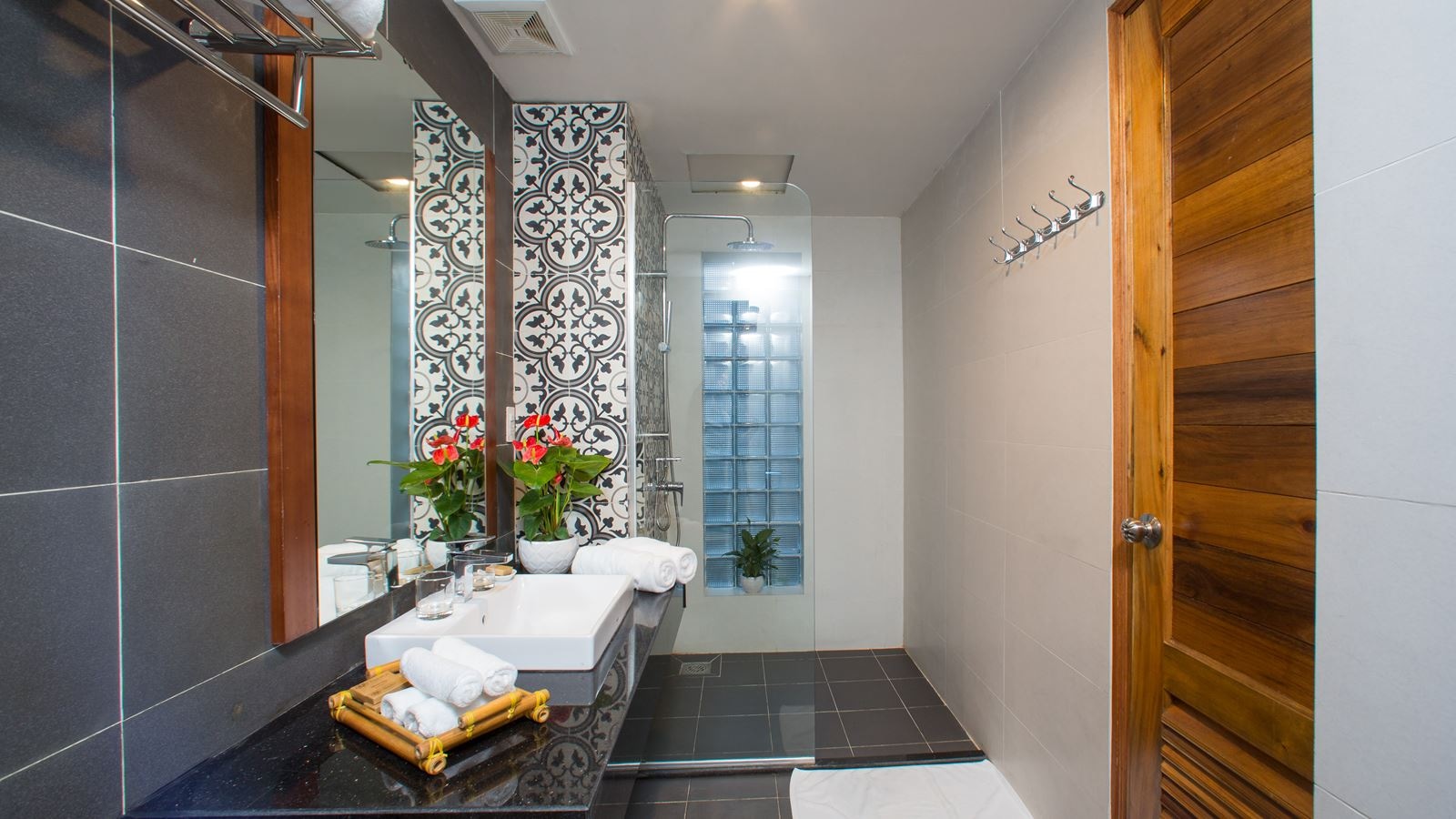 rooms-room-superior-garden-view