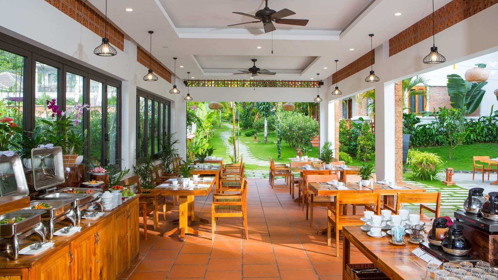 restaurants-nadine-restaurant