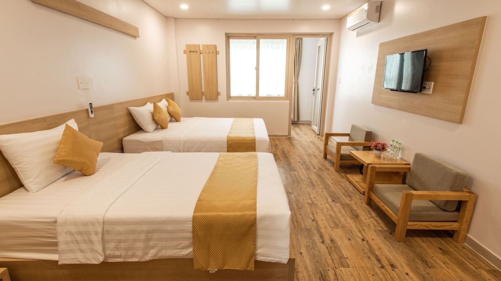 rooms-suite-triple-balcony