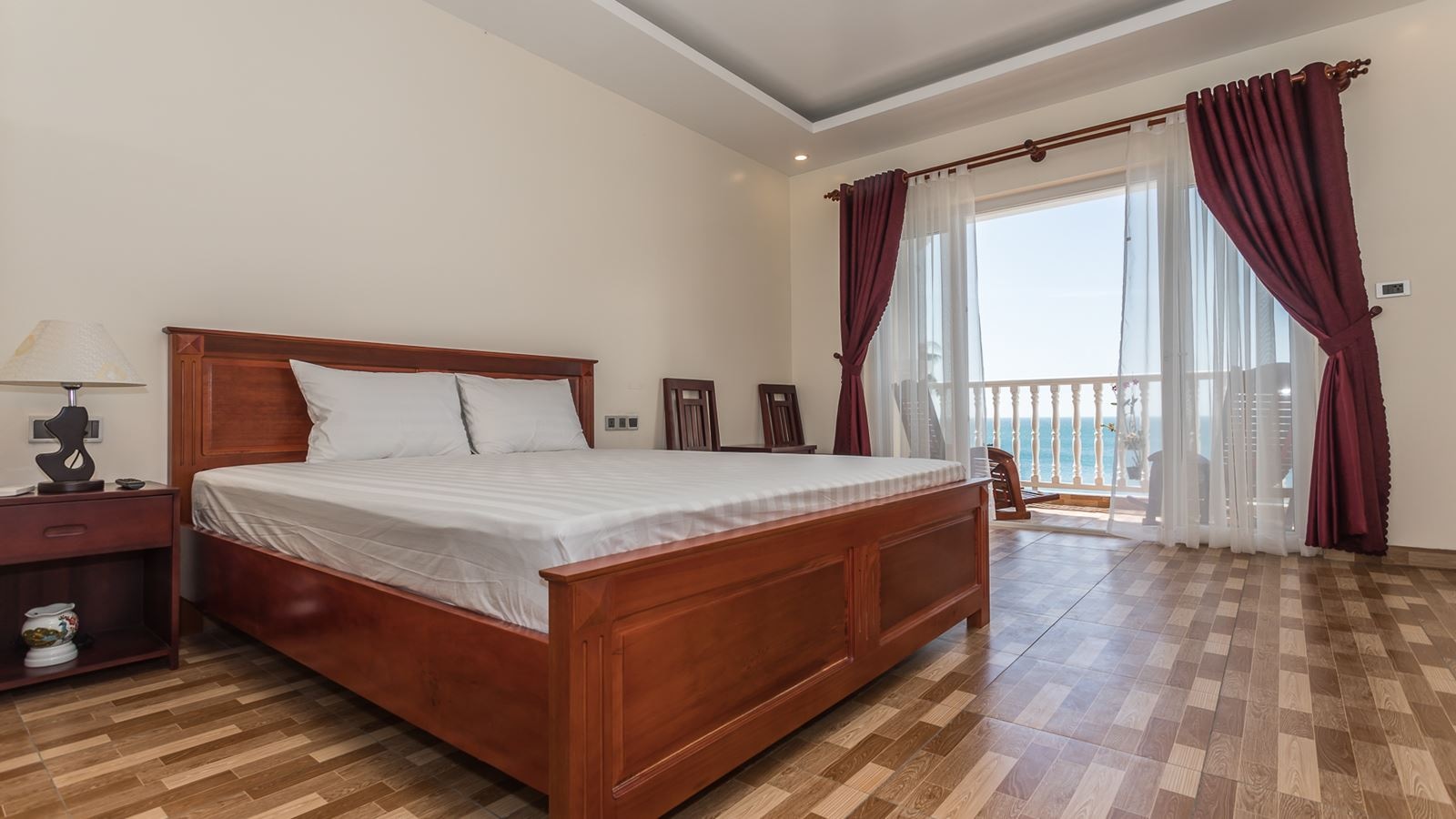 rooms-deluxe-sea-view-bungalow