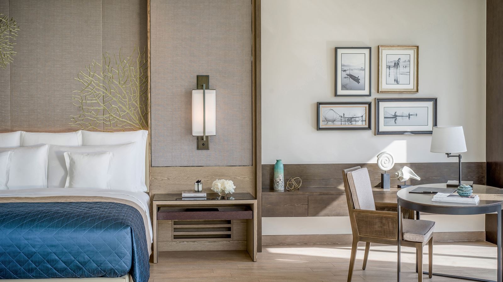 rooms-junior-suite-ocean-view-balcony