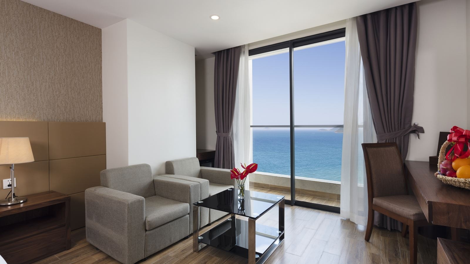 rooms-ocean-view-balcony-sea-pearl-suite