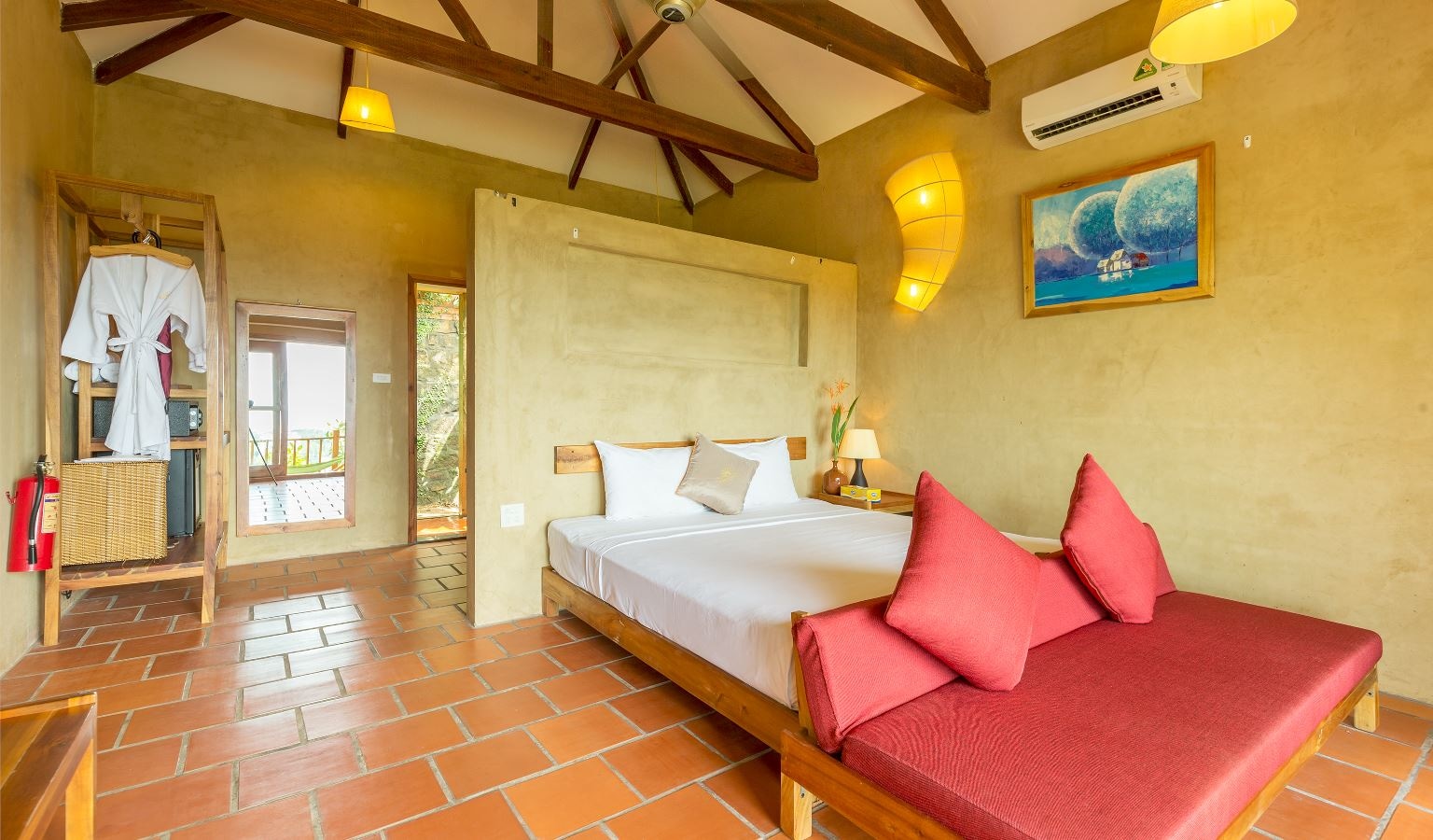 rooms-pool-villa-king-bed-room-with-ocean-view