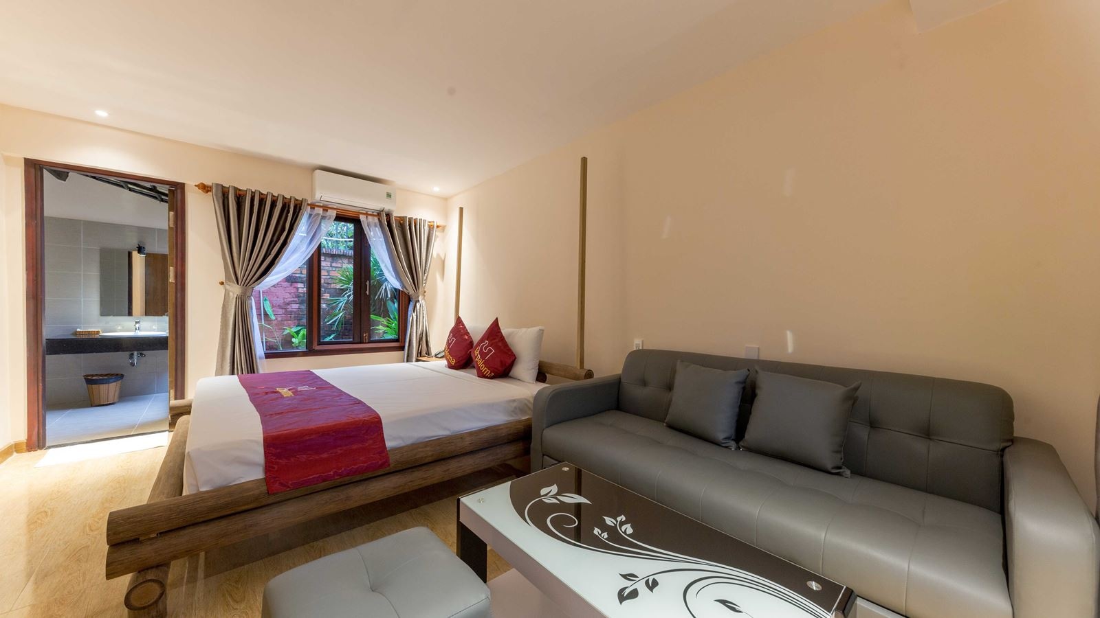 rooms-family-bungalow-with-terrace