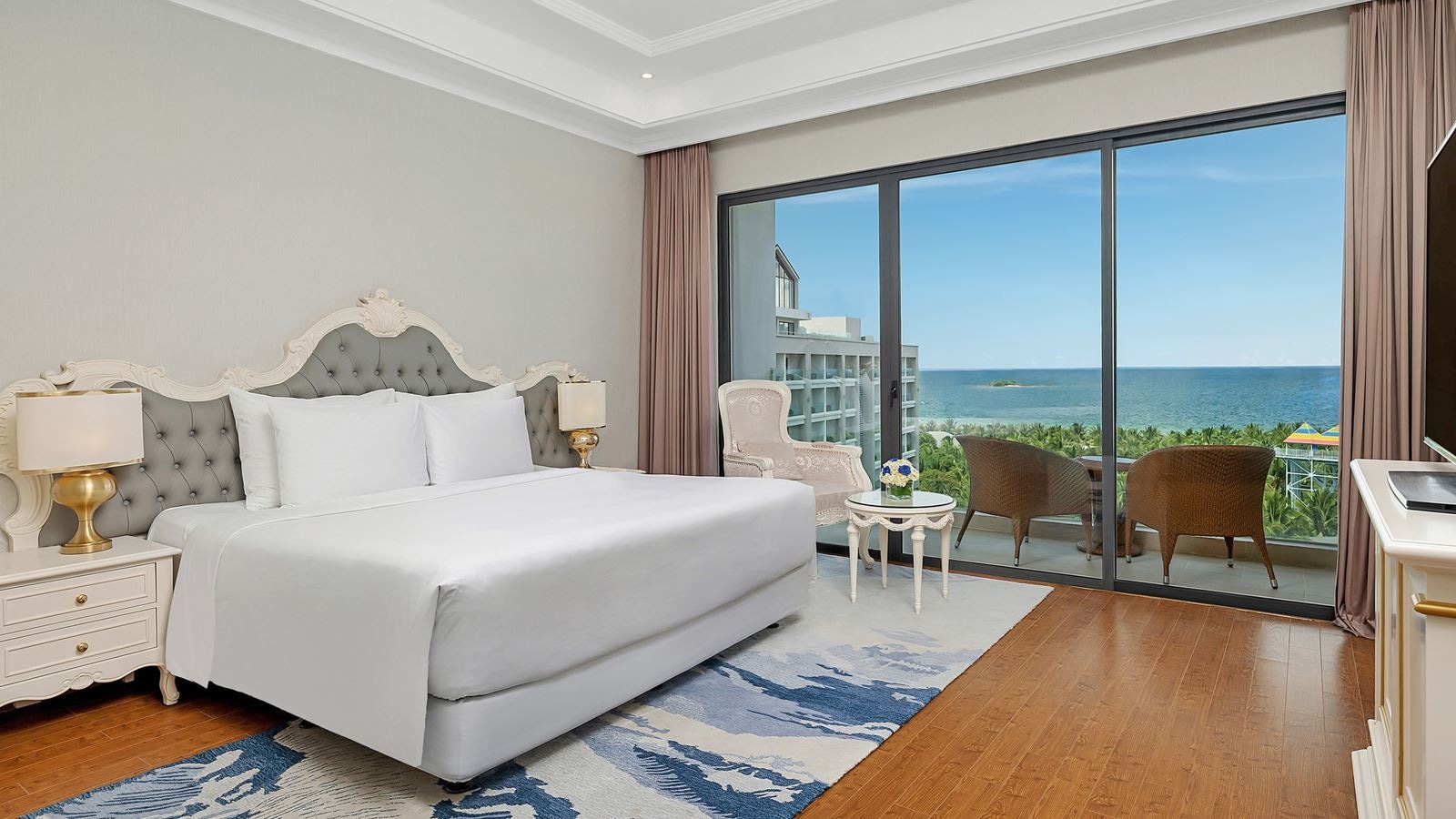 rooms-deluxe-sea-view