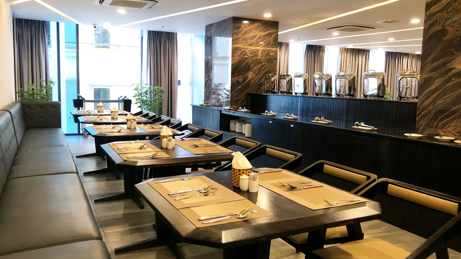 restaurants-lotus-restaurant