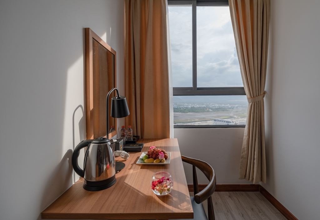 rooms-deluxe-triple-cityview