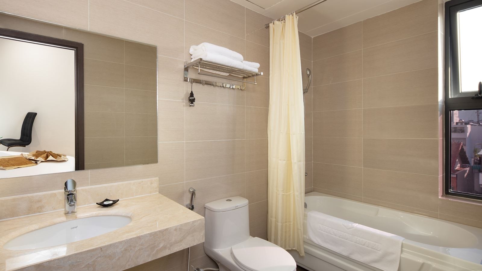 rooms-senior-deluxe-room