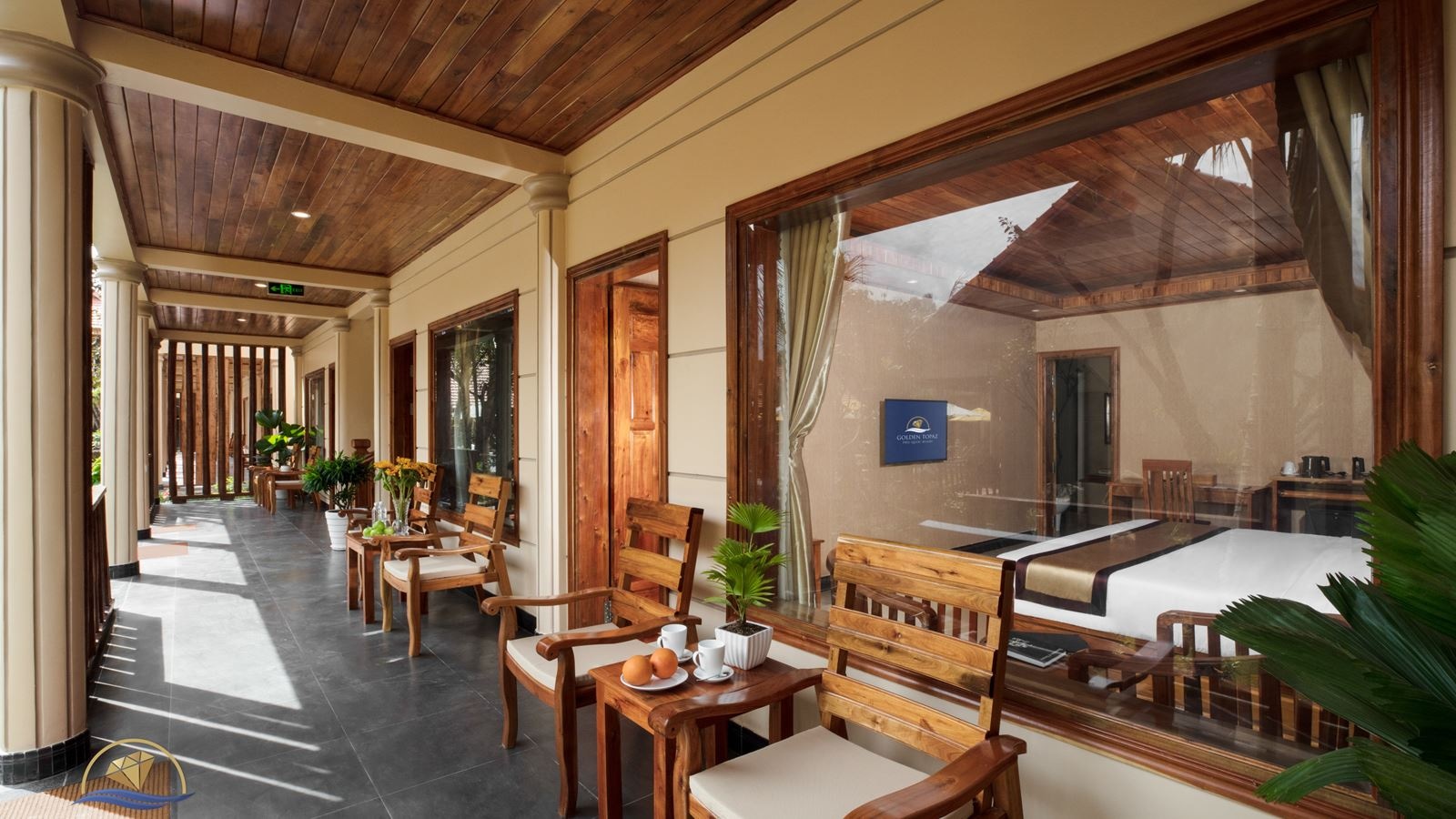 rooms-standard-gardenpool-view-with-balcony