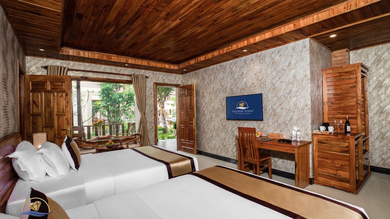 rooms-standard-gardenpool-view-with-balcony