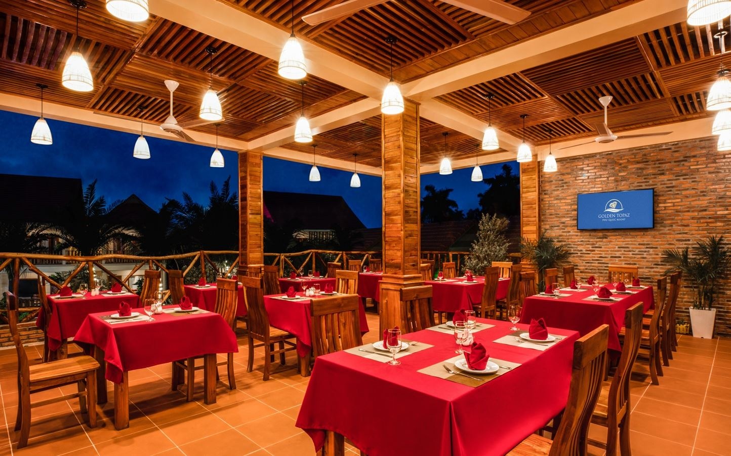 restaurants-golden-topaz-restaurant