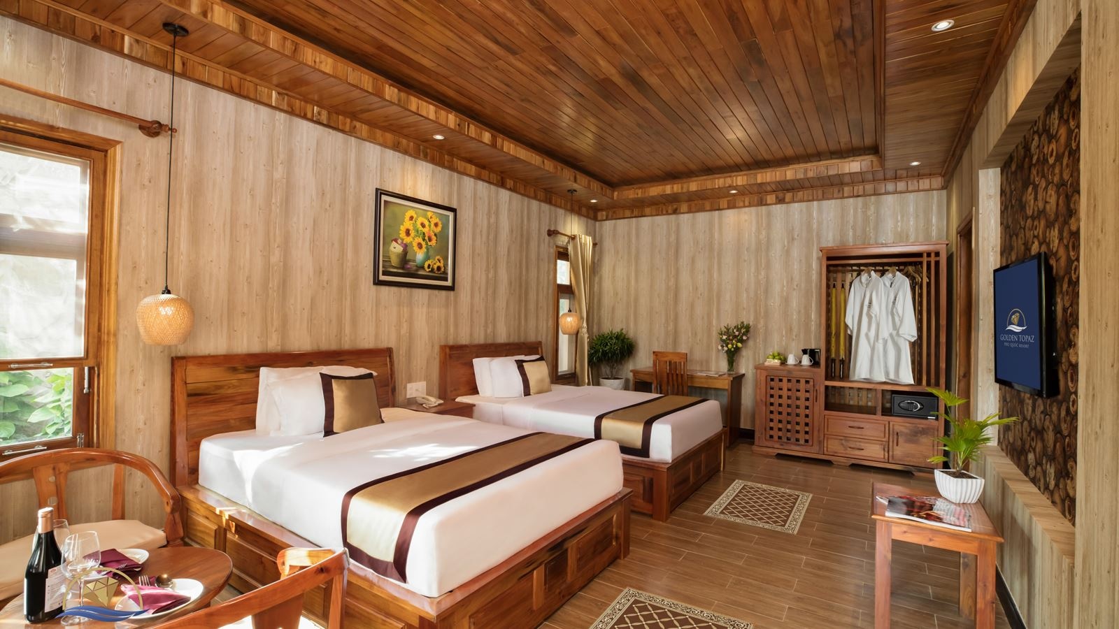 rooms-superior-with-balcony