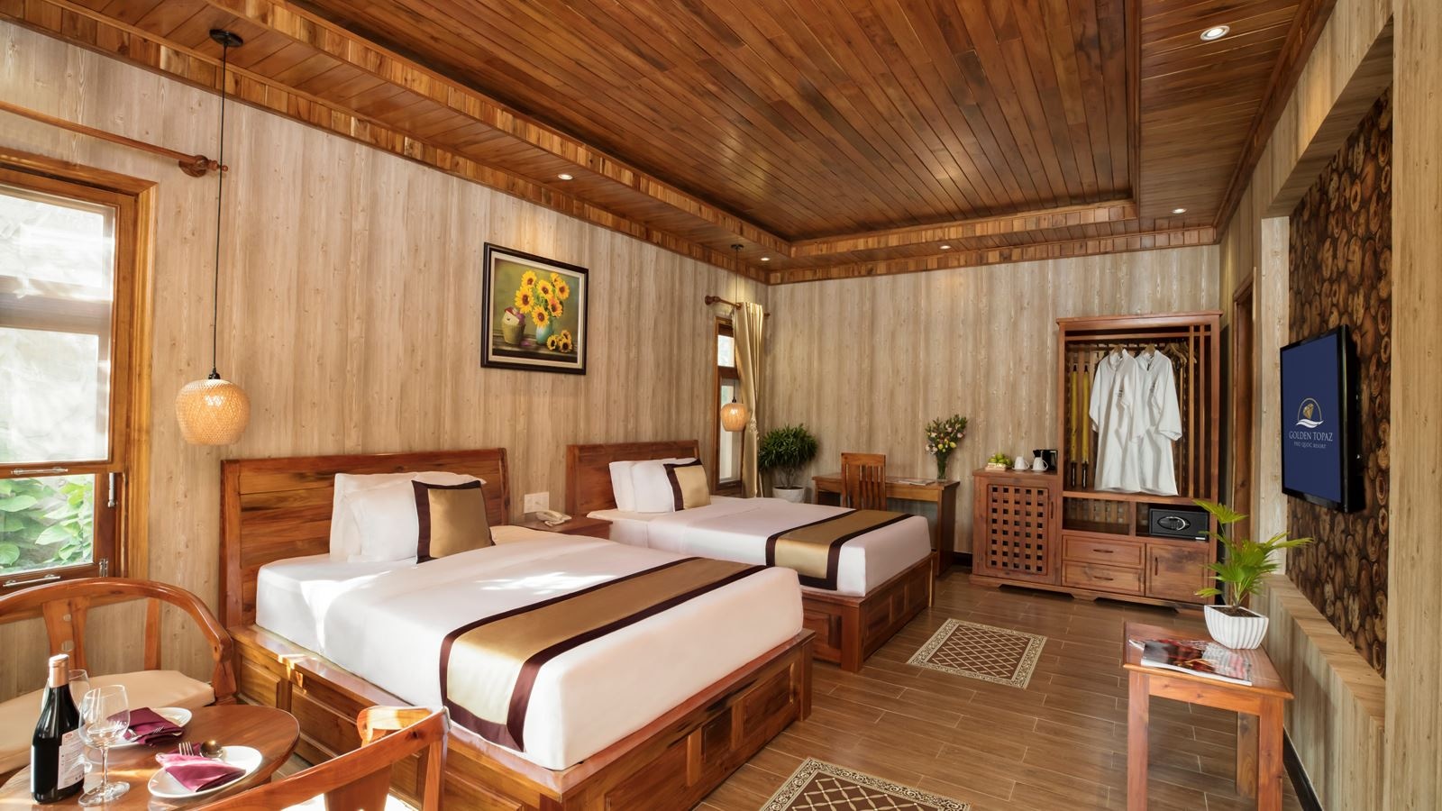 rooms-superior-with-balcony