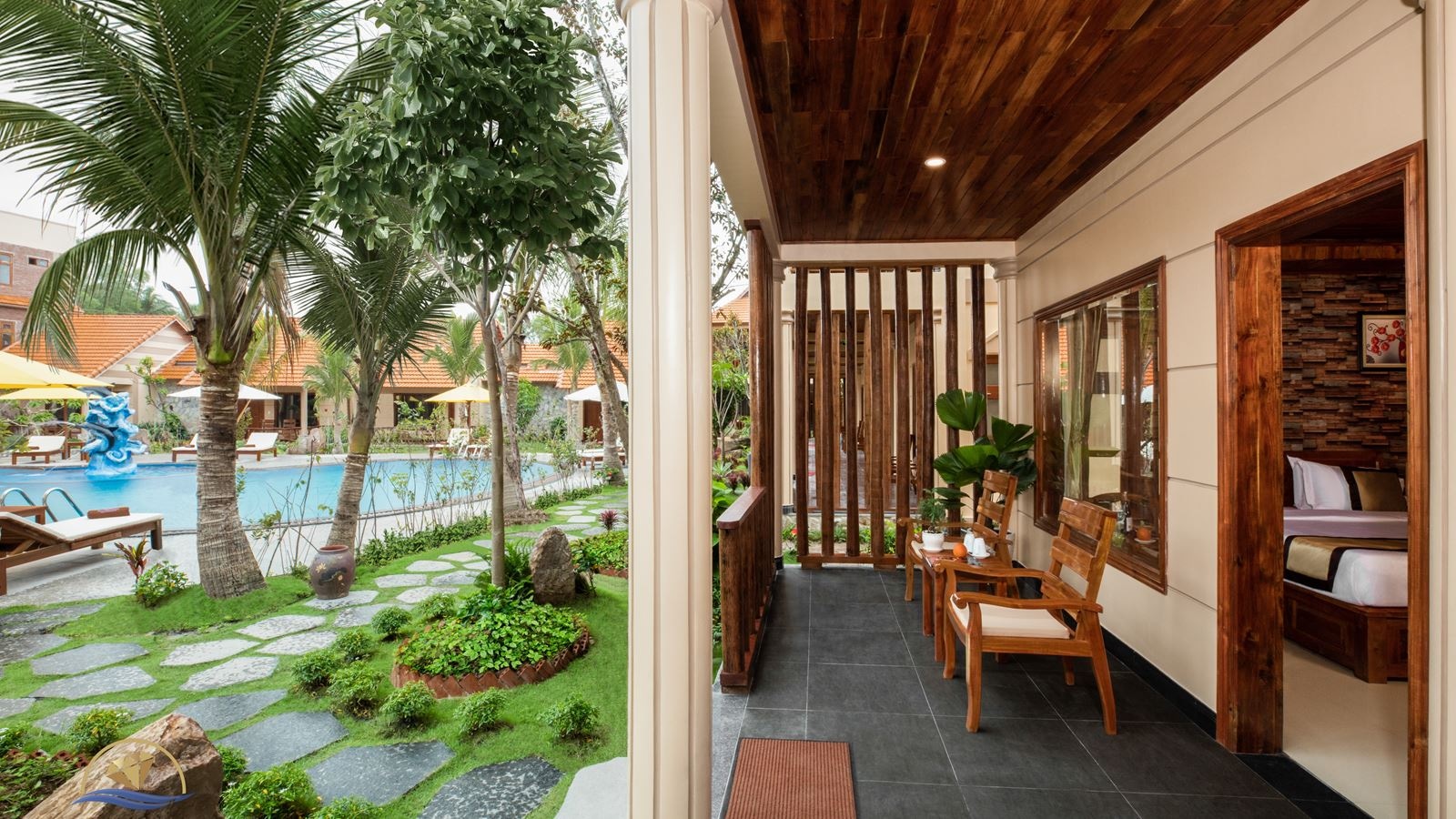 rooms-deluxe-pool-view-with-balcony-child-without-extra-bed