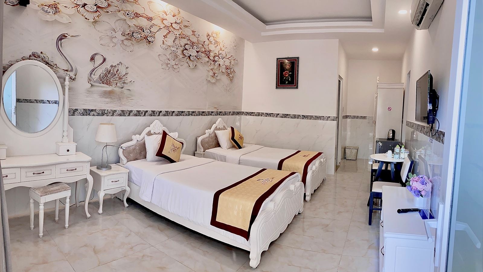 rooms-twin-room-with-balcony