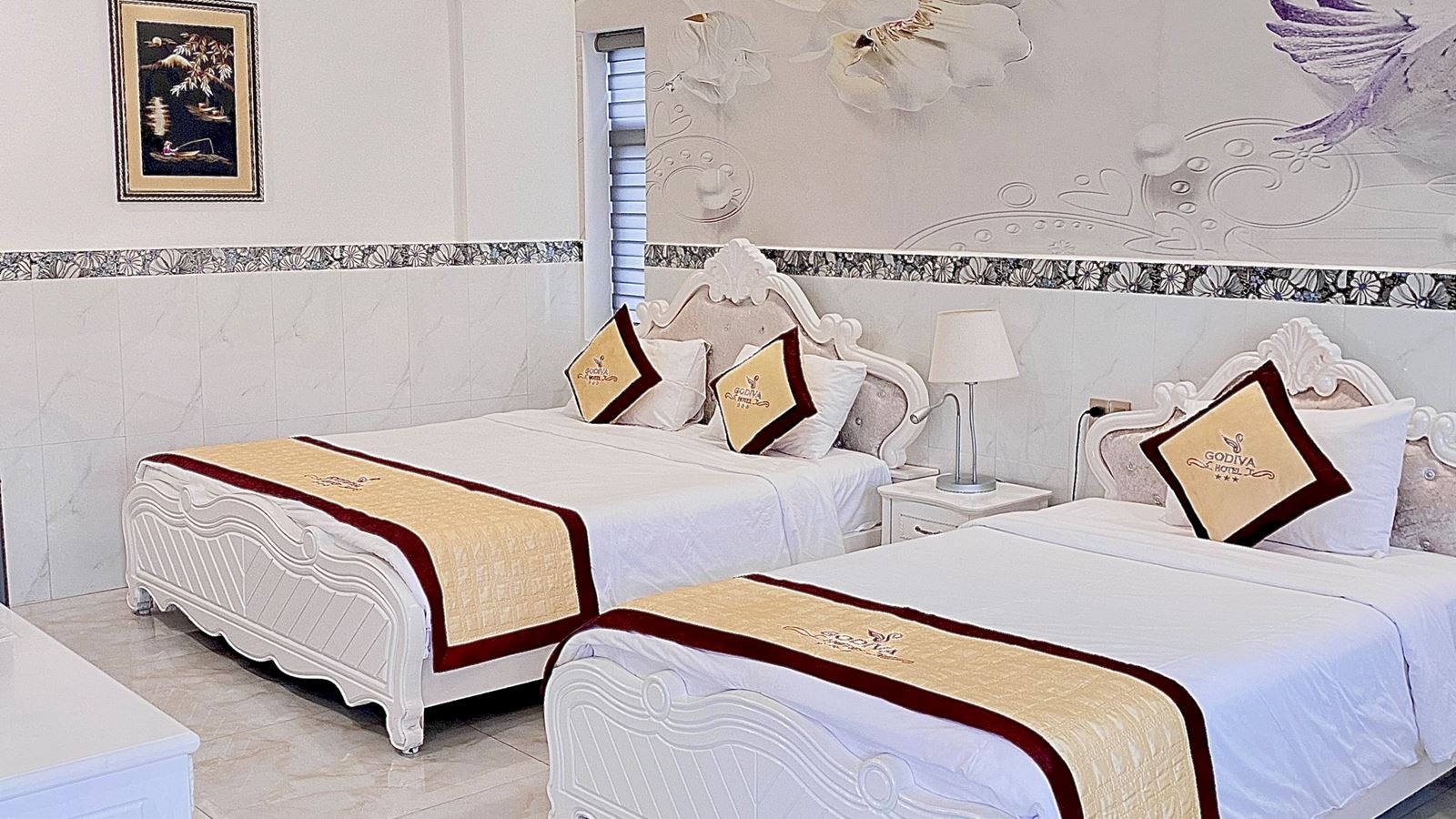 rooms-triple-suite-with-balcony