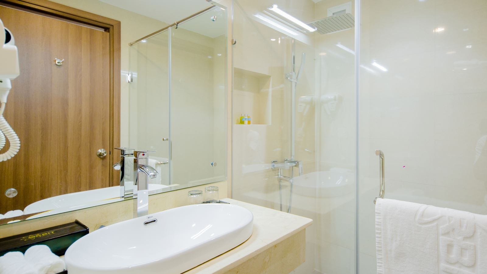 rooms-premier-sea-view-with-balcony