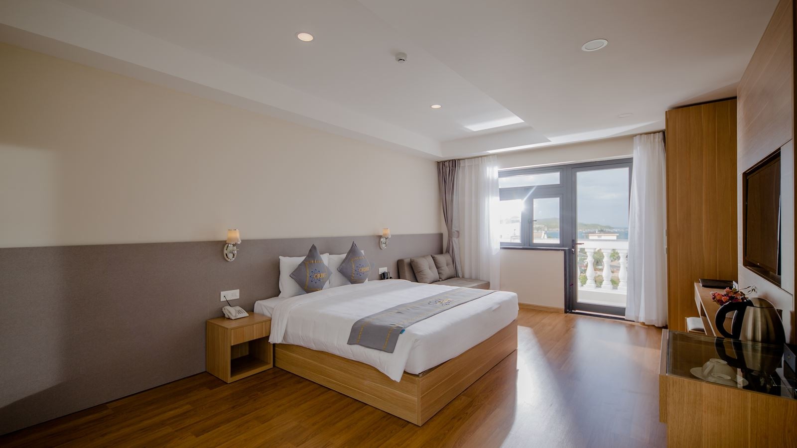 rooms-premier-sea-view-with-balcony