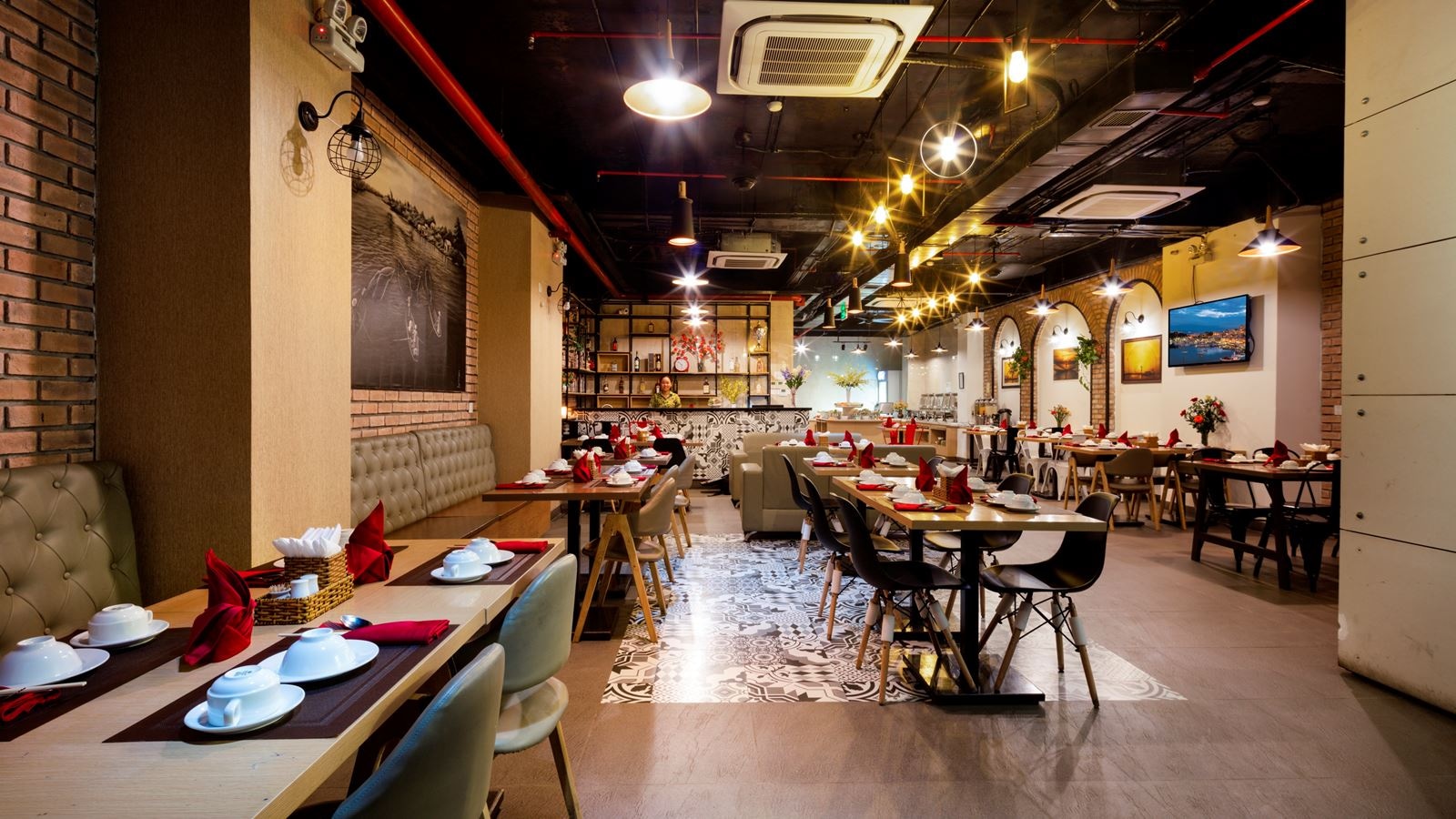 restaurants-restaurant