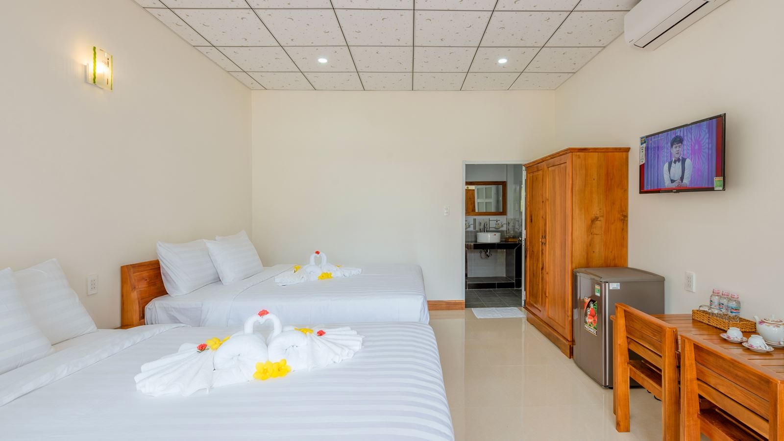 rooms-deluxe-family-bungalow-with-terrace