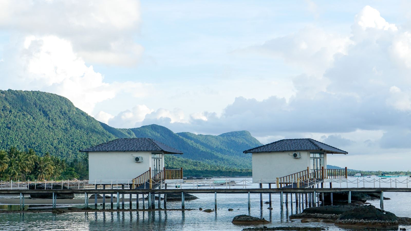 rooms-impeccable-villa-on-the-sea