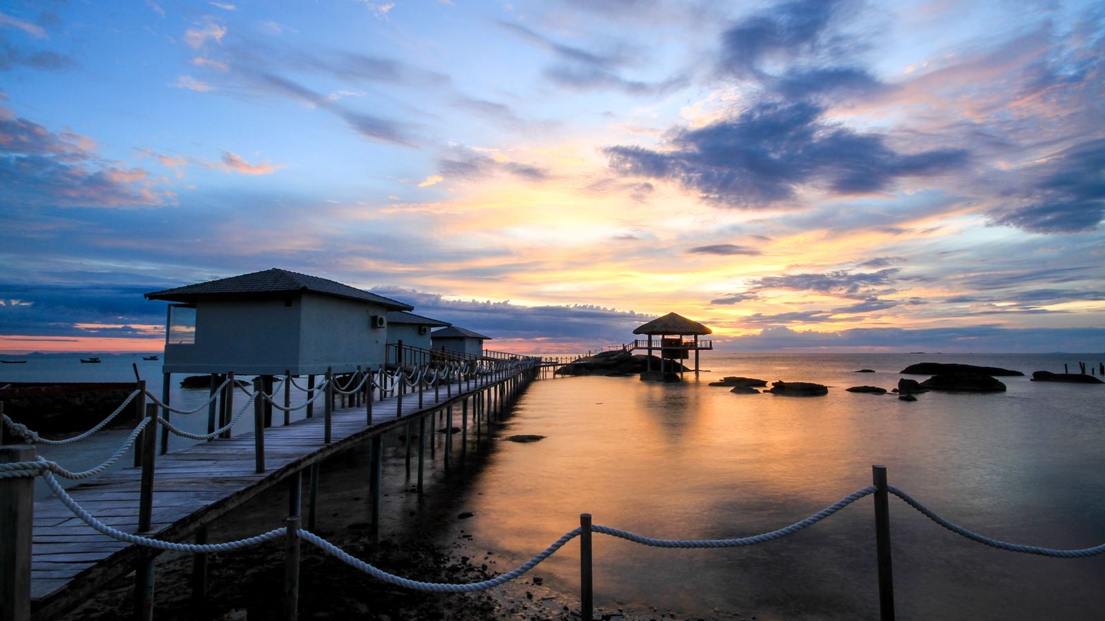 rooms-impeccable-villa-on-the-sea