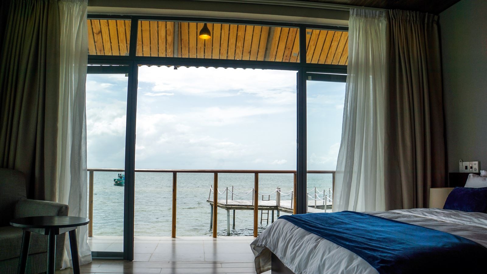 rooms-impeccable-villa-on-the-sea